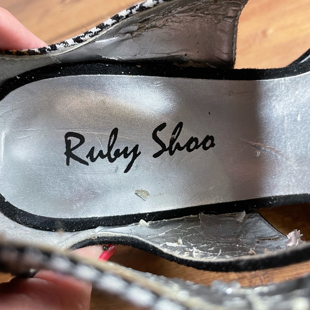 Ruby Shoo
Womens Goldie Wedge - Picture 4 of 8